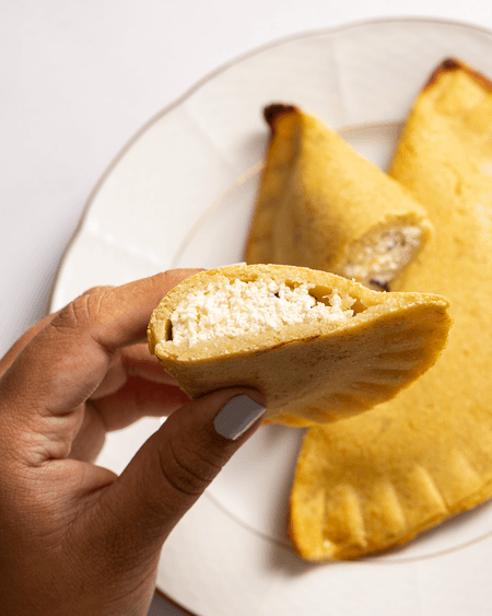 Empanadas - queso cabra y albahaca