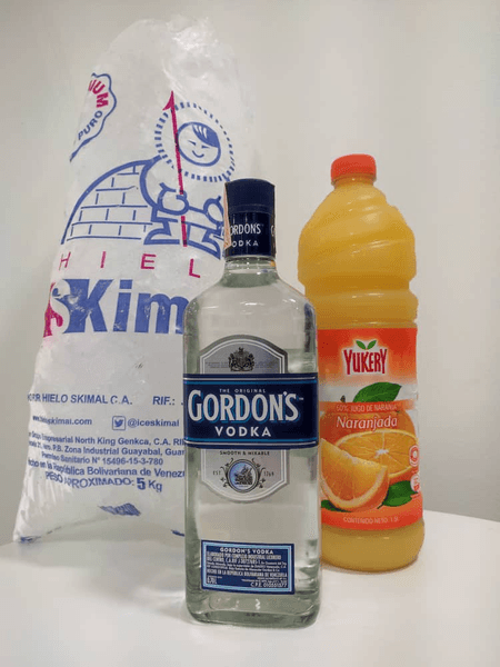 COMBO GORDONS 0.75L+YUKERY NARANJA 1.5L+HIELO 