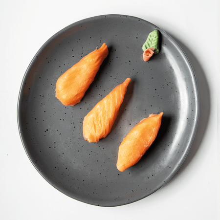 Nigiri de salmón con trufa y limón