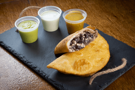 Empanada Dominó
