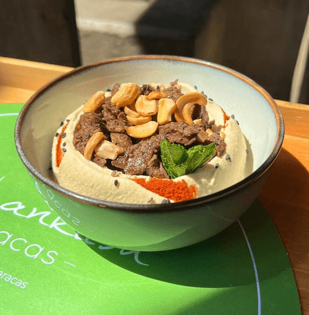 Crema de garbanzo con carne