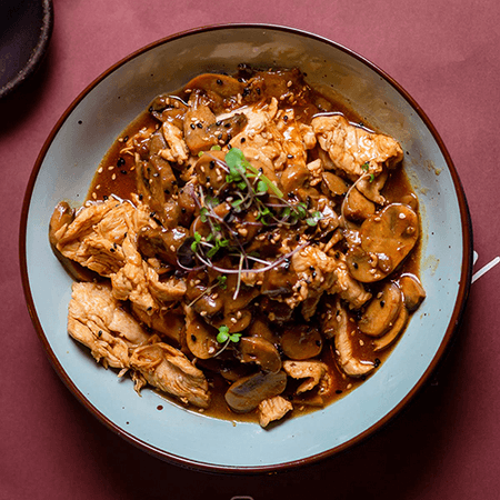 POLLO CHAMPIÑONES EN SALSA DE OSTRAS