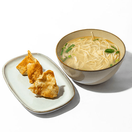 COMBO 19 - SOPA DE POLLO CON TALLARINES Y WONTÓN DE POLLO