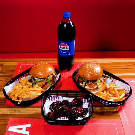 2 BURGER + PAPAS FRITAS + ALITAS + PEPSI 1L