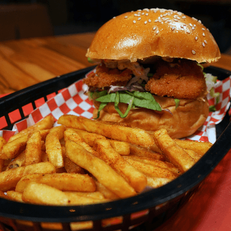 EBY BURGER + PAPAS FRITAS