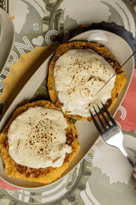 AREPITAS DE CHOCLO DE QUESO FRESCO