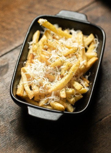 PAPAS FRITAS CON QUESO PARMESANO