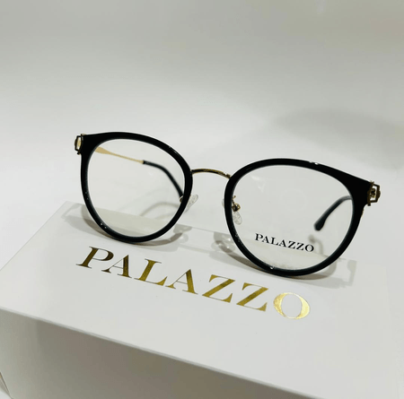 Dama. PALAZZO. Negra con varillas en metal. 