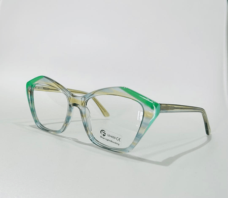 Montura correctiva para Dama Transparente verdosa.