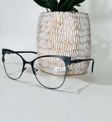 Montura correctiva para Damas Ovalada Color Negro