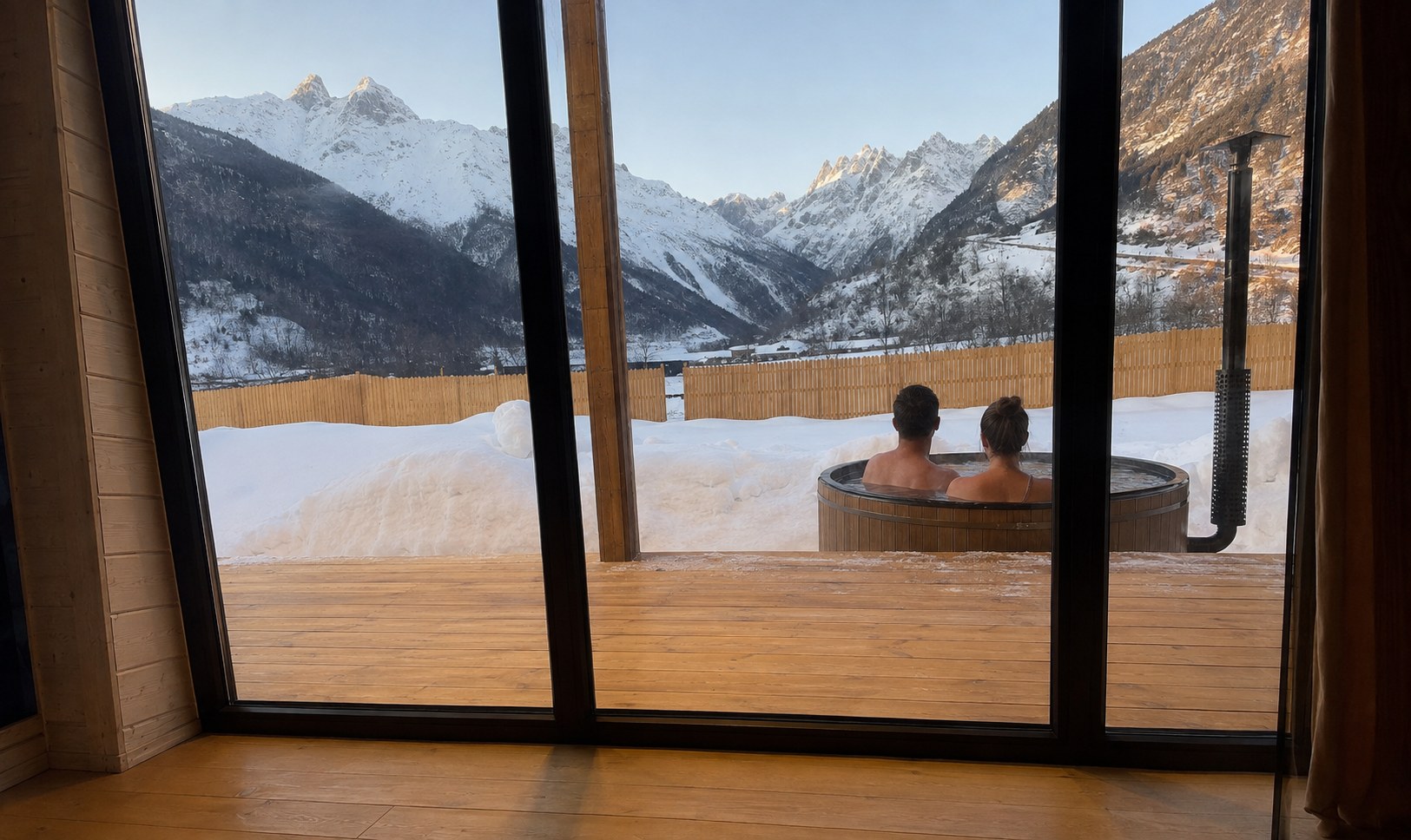 Панорамная сауна в Местии с горячим чаном и видом на Ушбу — WinterFell Sauna