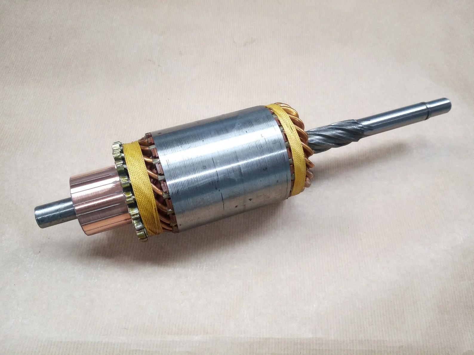 Wirnik VALEO D11 074653 12V 337,50MM