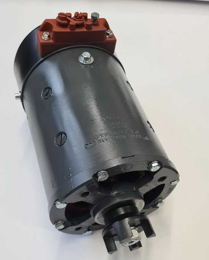 Zdjęcie 2 · Silnik D.C Bosch 0136501018 24V 1.2kW
