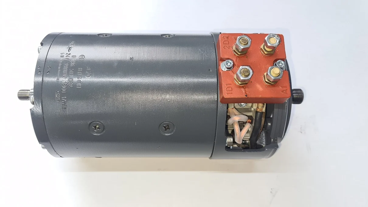 Silnik D.C Bosch 0136501062 24V 2kW