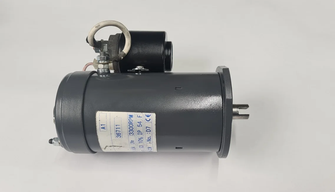 Silnik D.C EFEL 36711 12V 0,7kW