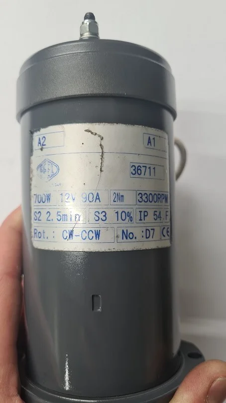 Zdjęcie 2 · Silnik D.C EFEL 36711 12V 0,7kW