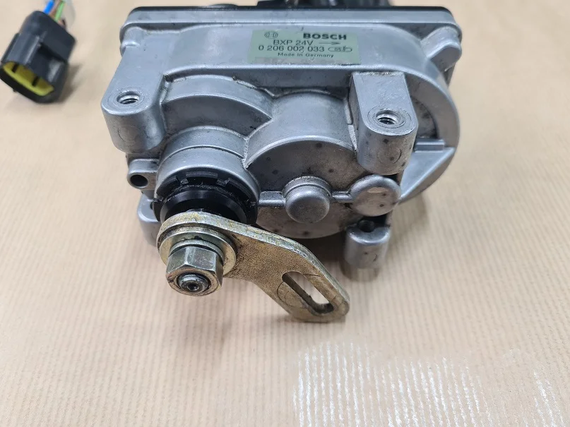 Zdjęcie 2 · Silnik D.C BOSCH 0206002033 24V