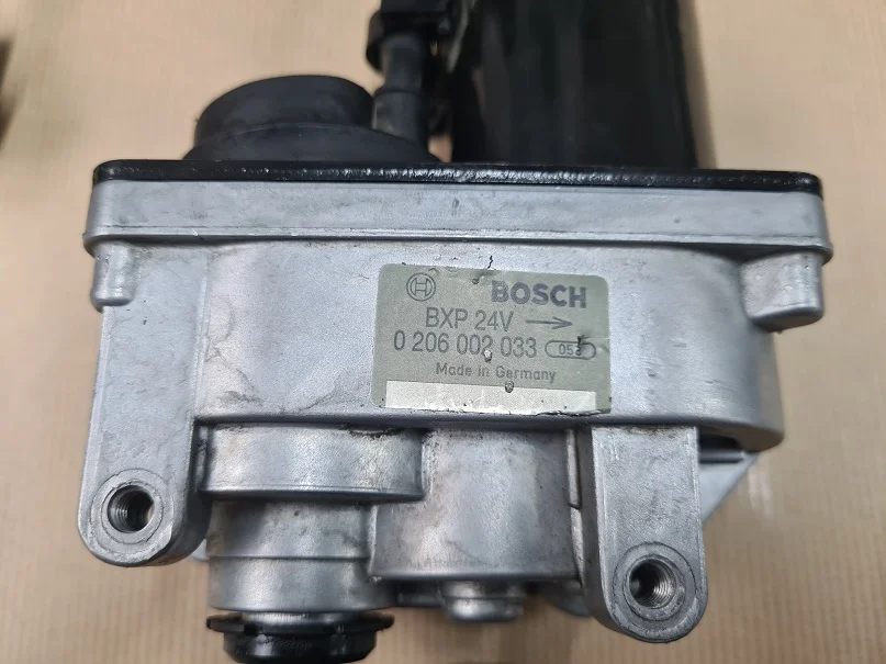 Zdjęcie 4 · Silnik D.C BOSCH 0206002033 24V