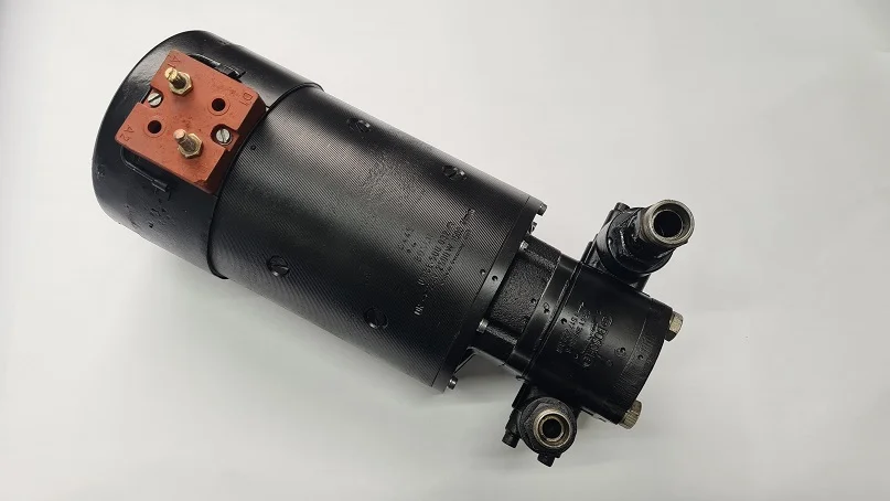 Silnik D.C Bosch 0136500032 24V 2.5kW