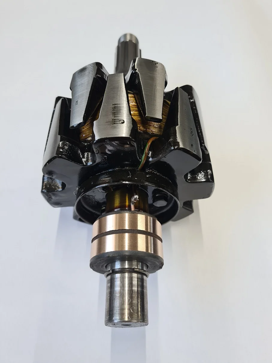 Zdjęcie 3 · Wirnik Alternatora Bosch 2124037035 28V