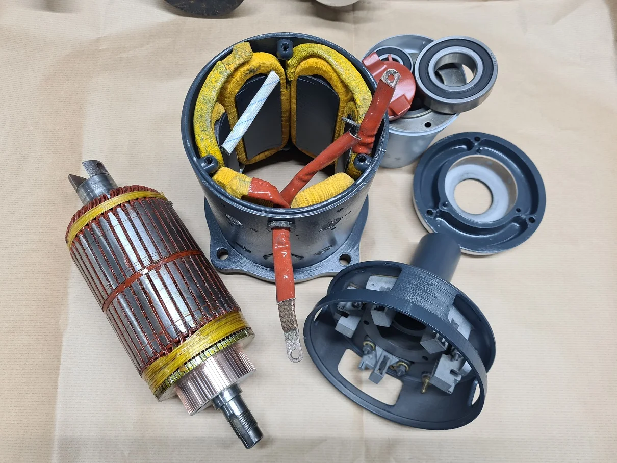 Zdjęcie 2 · Dynastarter / Rozruszniko - Prądnica Renault NN 6CV 12V