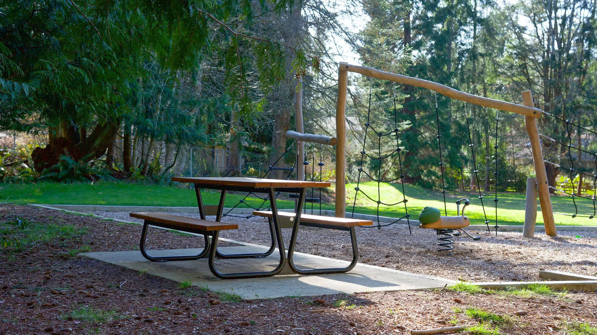 Wellington Pipeline Picnic Table With Cedar Planks in Parksville