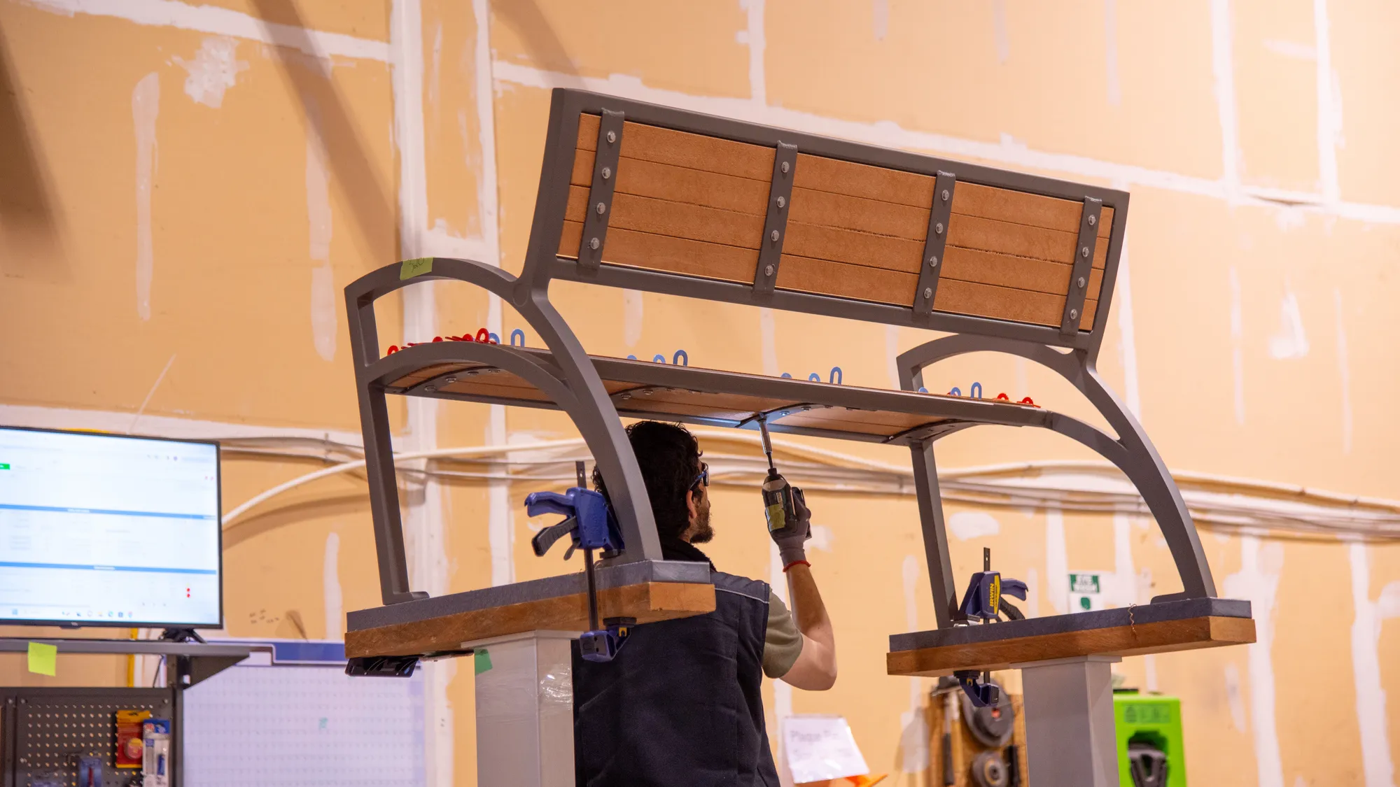 Assembling a Modena Bench