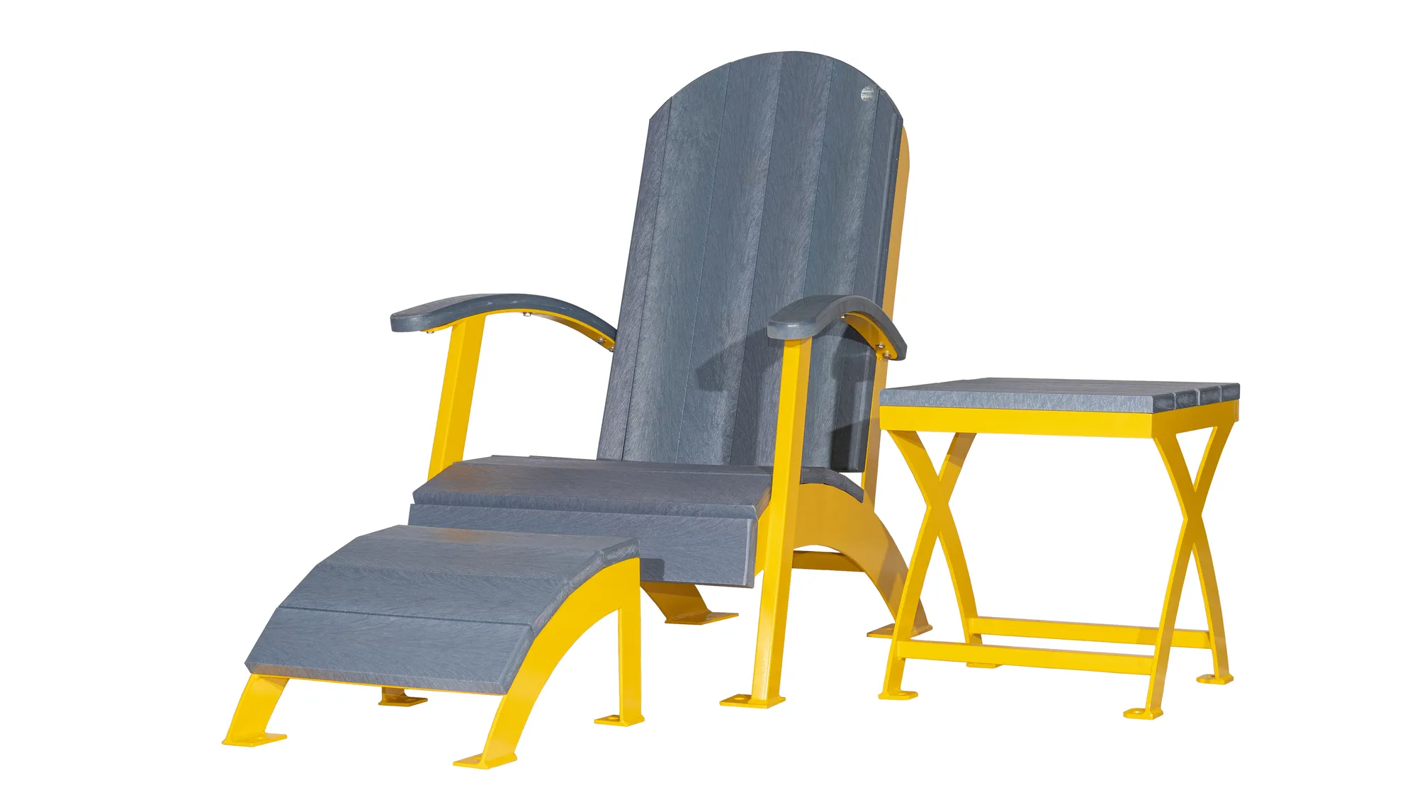 Okanagan Lounge Chair Set with Table on the Left Side