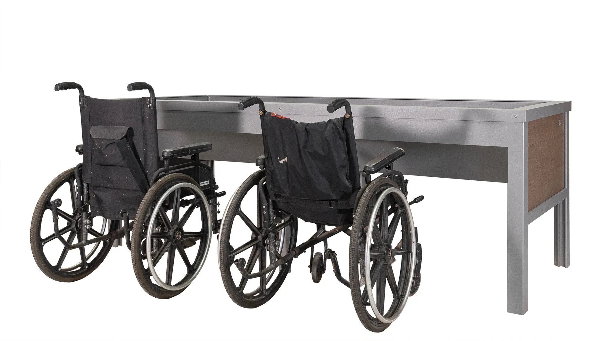 Wishbone Rutherford 4 Space Wheelchair Accessible Planter With 2