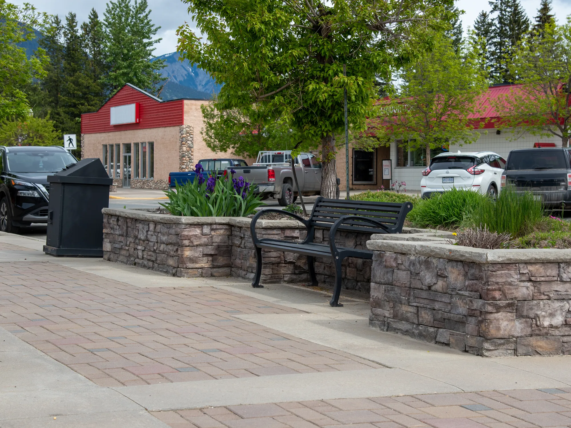 Wishbone All Aluminum Mountain Classic Bench in Valemont BC