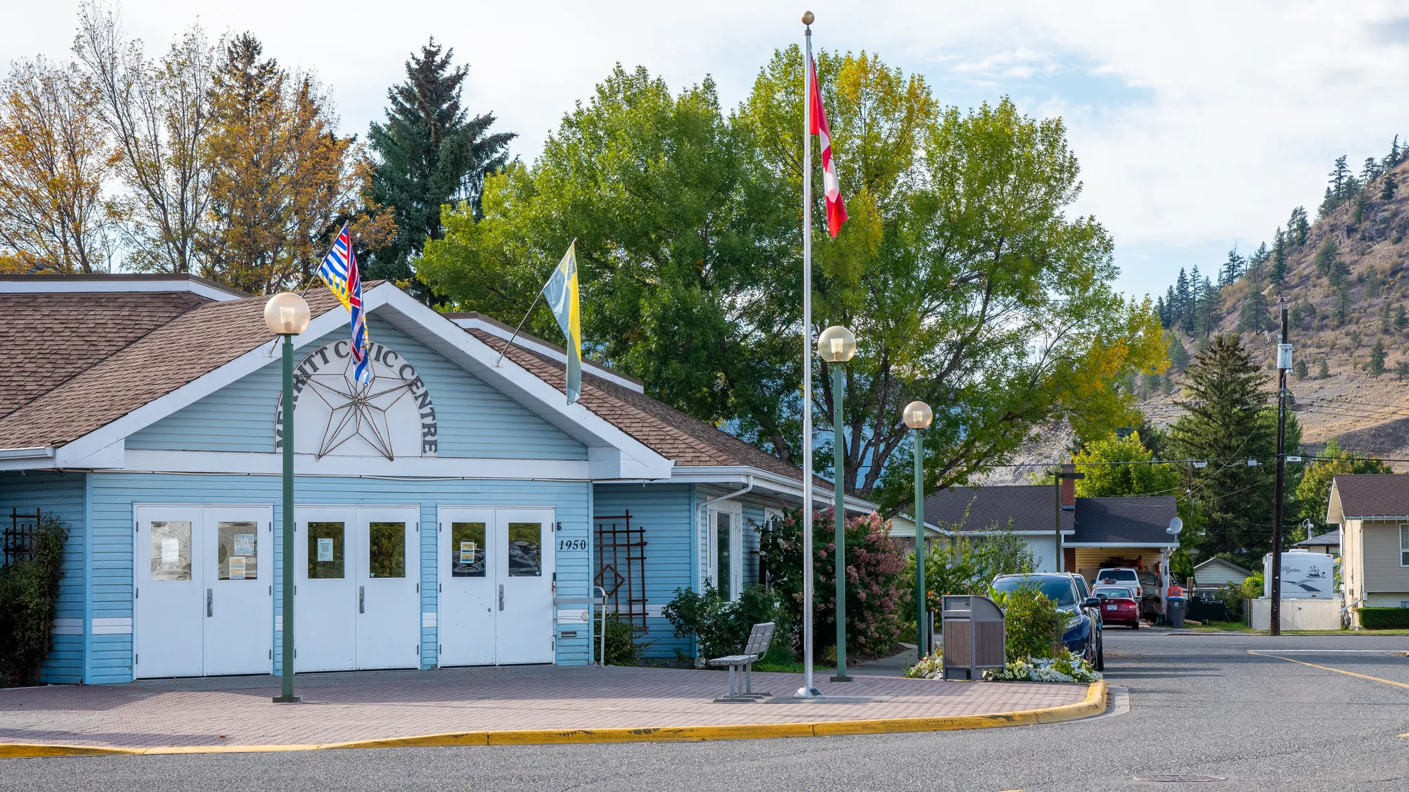 Wishbone Freedom 32 Bear Resistant Waste Receptacle in Merritt B