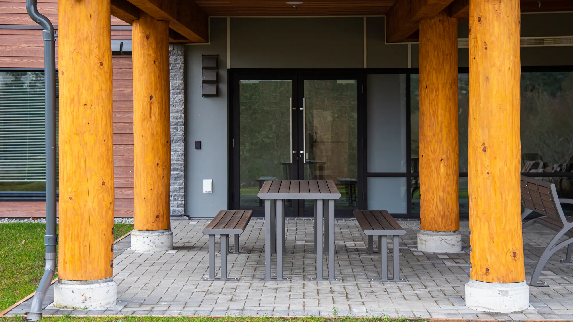 Wishbone Larson Picnic Table at Braidwood Apartments in Colwood