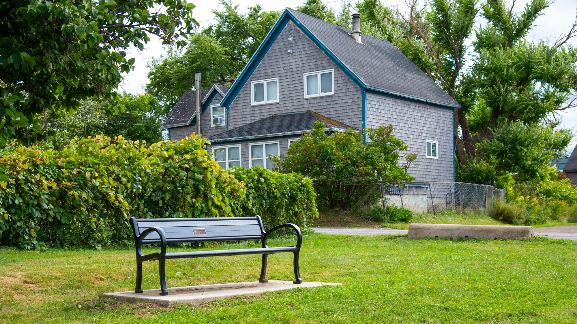 Wishbone Mountain Classic Wide Body Memorial Bench in Inverness,