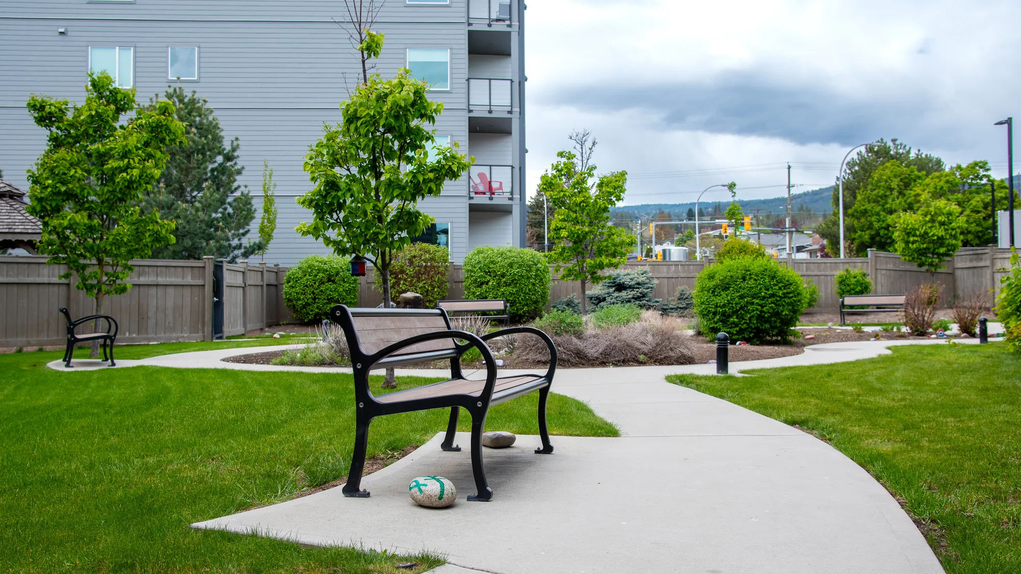 Wishbone Mountain Classic Benches at Lakeview Lodge in West Kelo