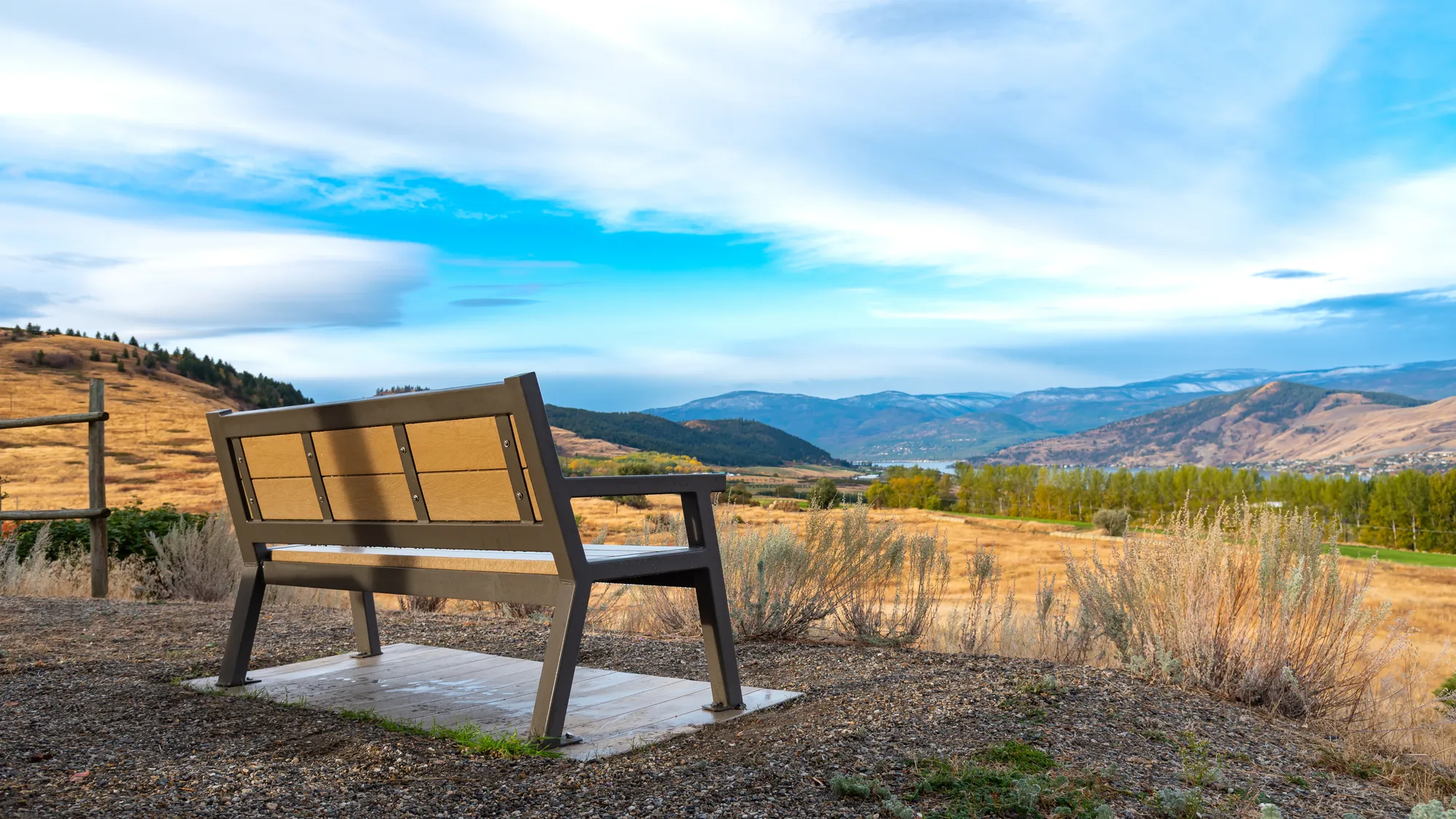 Wishbone Rutherford Wide Body Bench on a Perma - Pad at the Alla