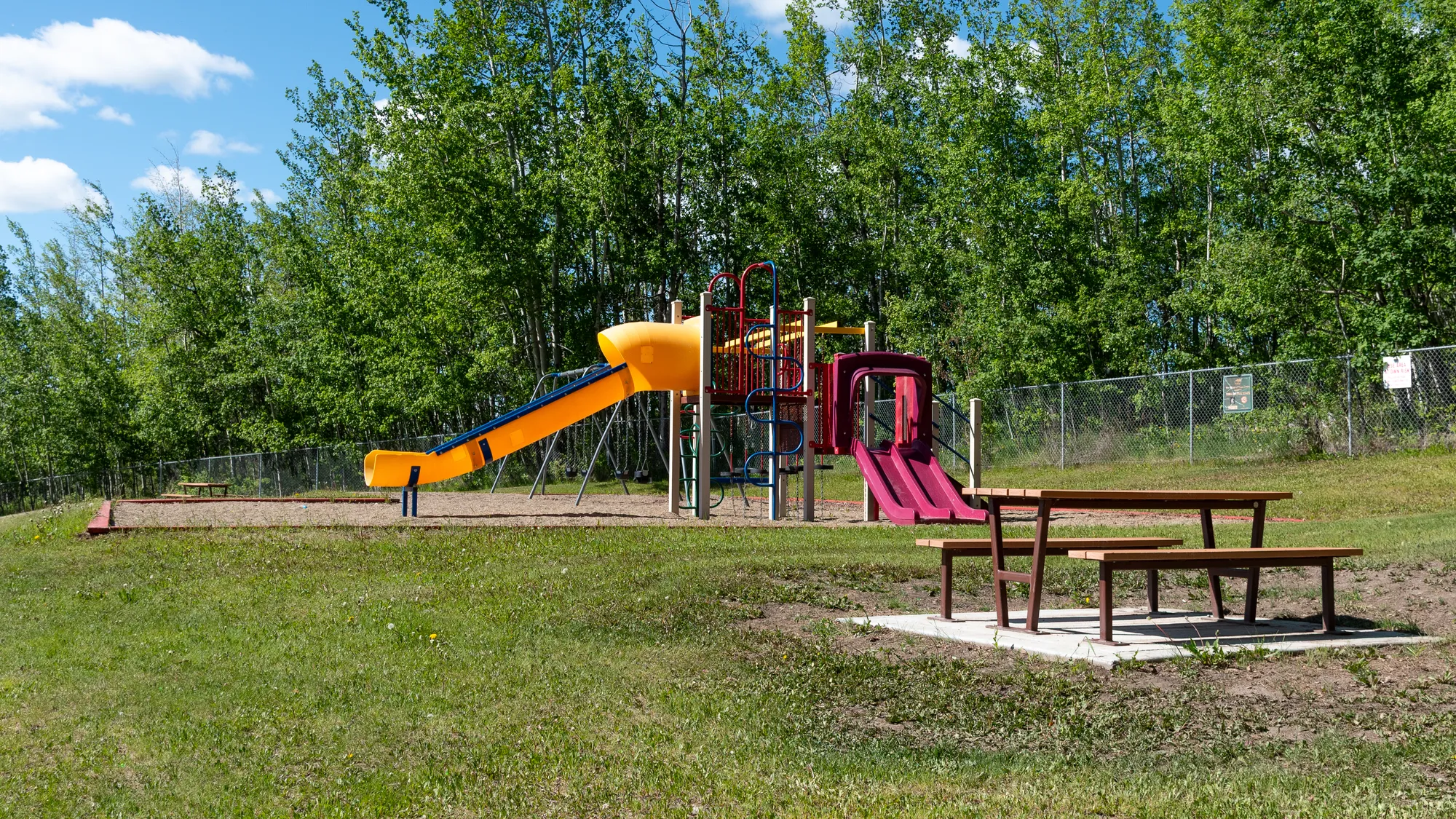 Wishbone Rutherford Picnic Tables In Pouce Coupe BC