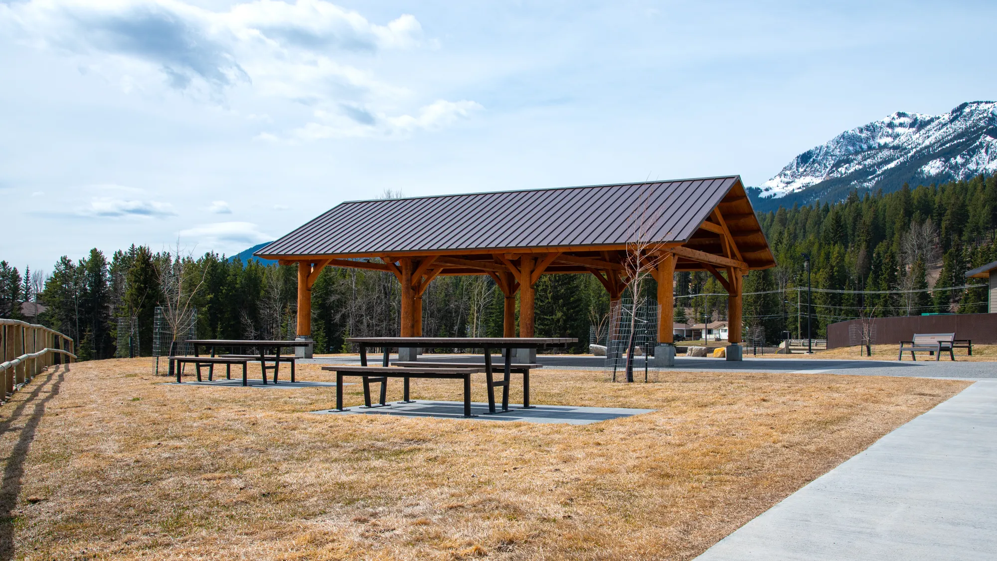 Wishbone Rutherford Wheelchair Accessible Picnic Tables in Elkfo