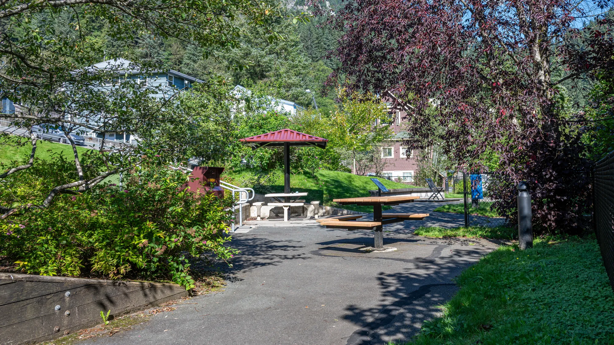Wishbone Single Pedestal Picnic Table at Capital School Park in