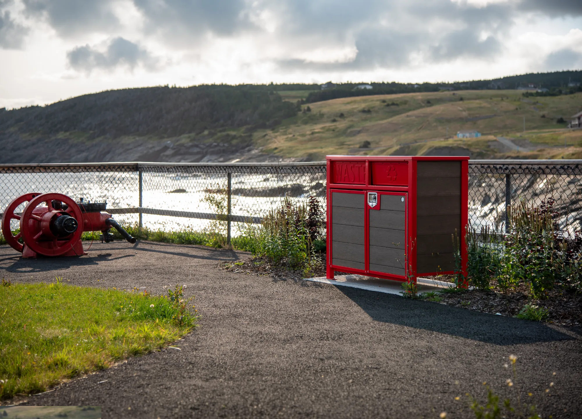 Wishbone Urban form2 Stream Waste Receptacle