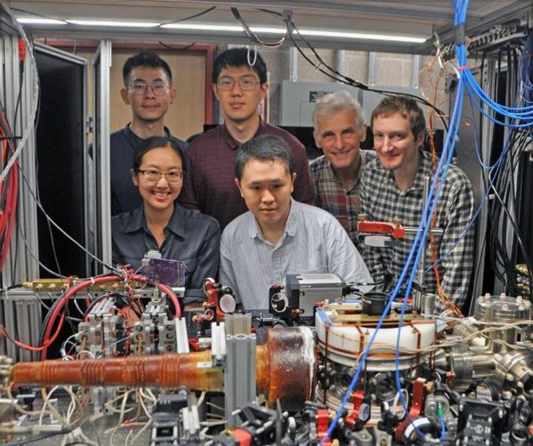 MIT Scientists Settle the Einstein-Bohr Debate Over Light’s Quantum Dual Nature