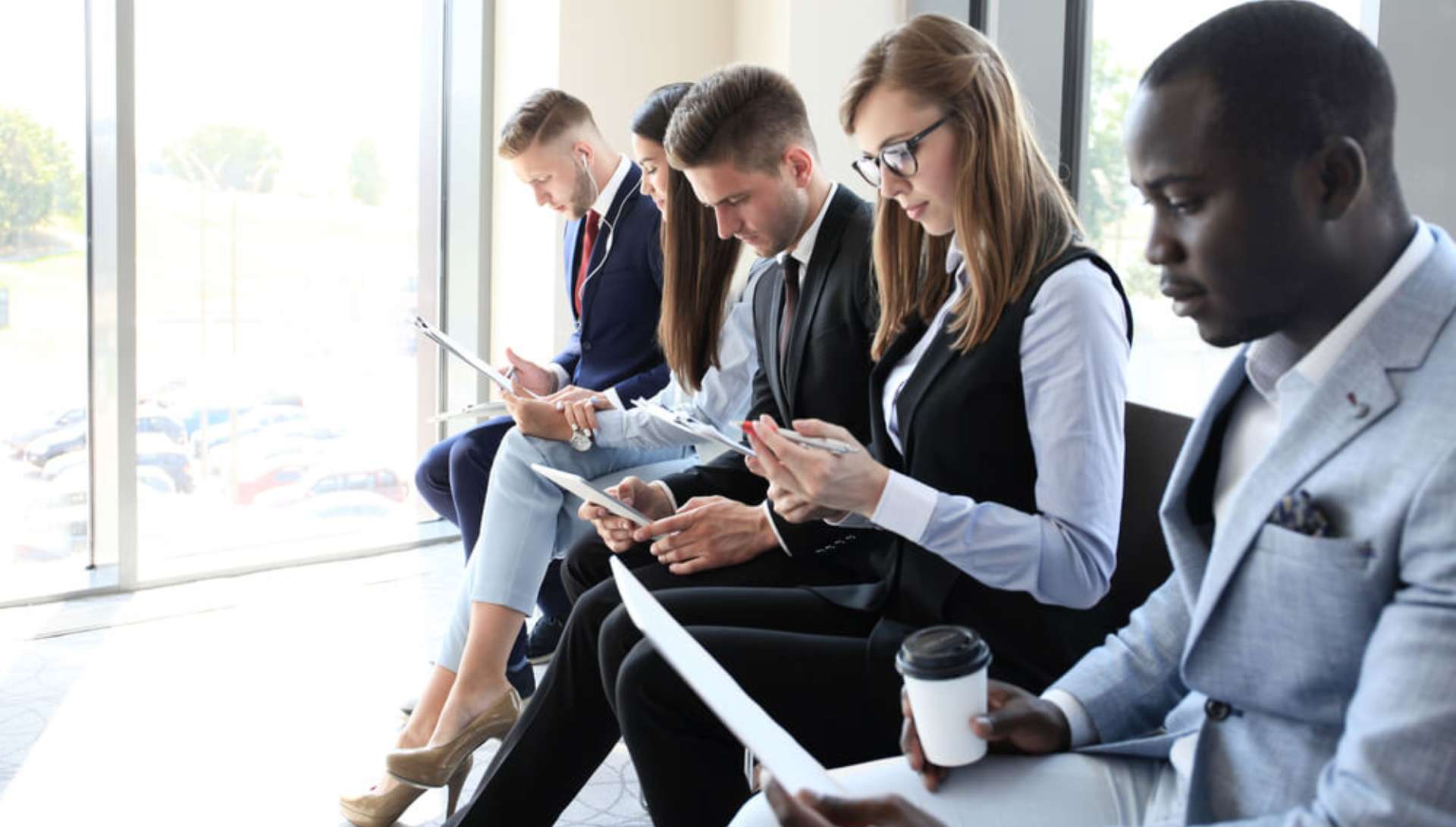 Recrutamento e Seleção: guia completo para ter um RH estratégico Recrutamento e Seleção: guia completo para ter um RH estratégico