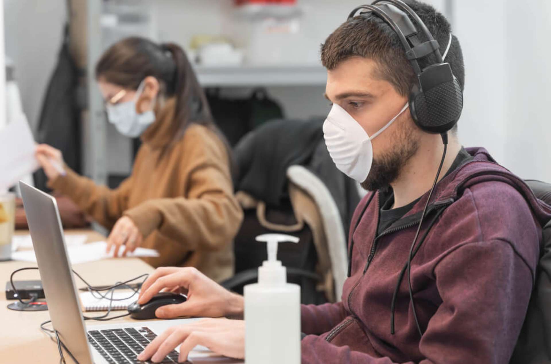 Motivação de Colaboradores na Pandemia: como cuidar da operação de empresas de serviços essenciais Motivação de Colaboradores na Pandemia: como cuidar da operação de empresas de serviços essenciais