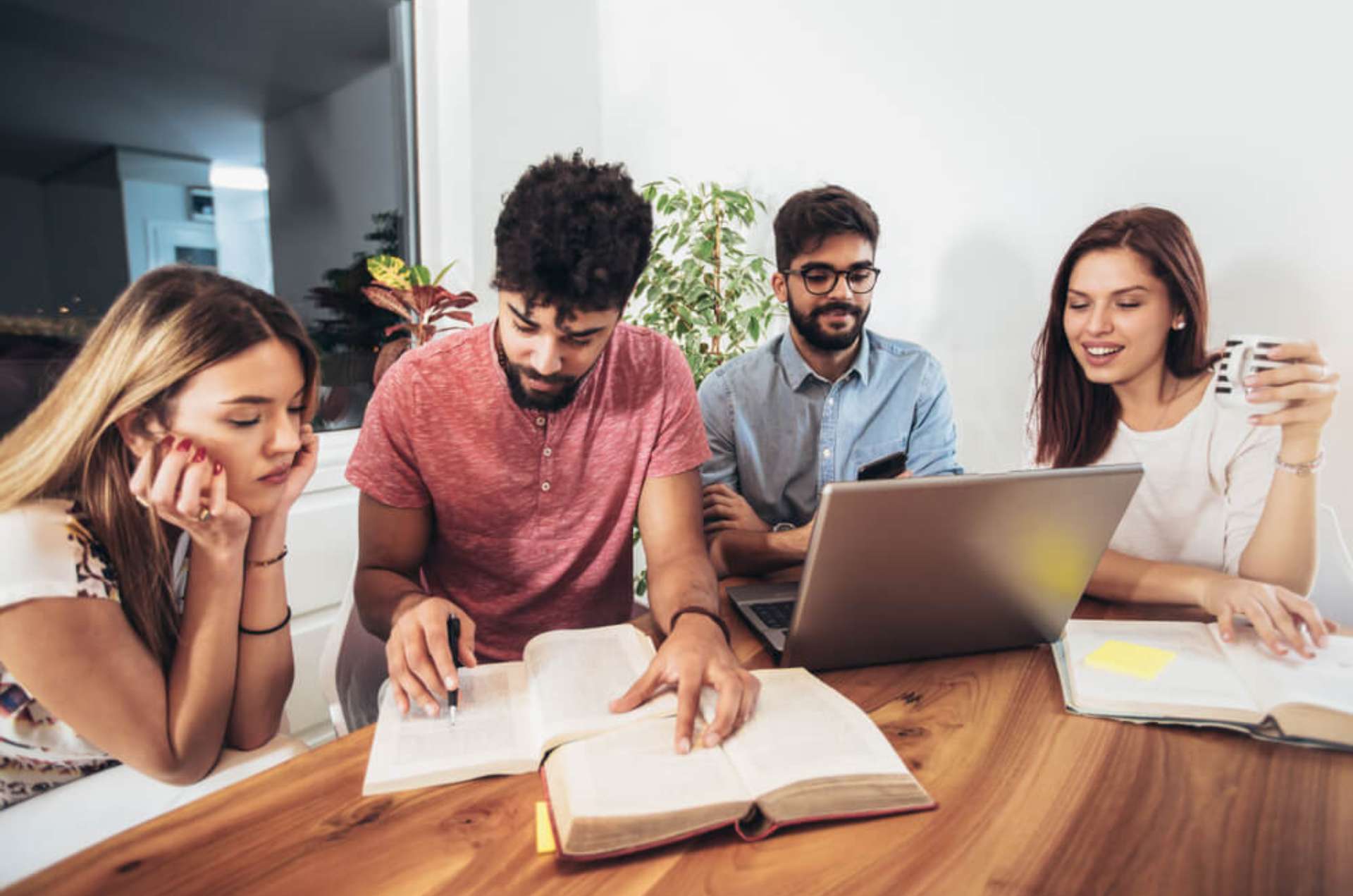 Blended Learning: como Aumentar o Desempenho de Novos Talentos Blended Learning: como Aumentar o Desempenho de Novos Talentos