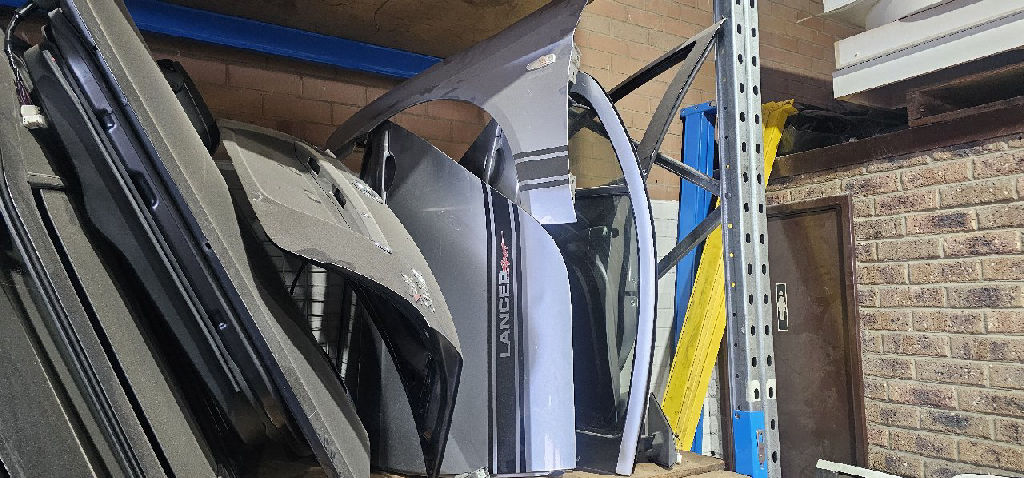 PARTS MIT LANCER CJ photo 2