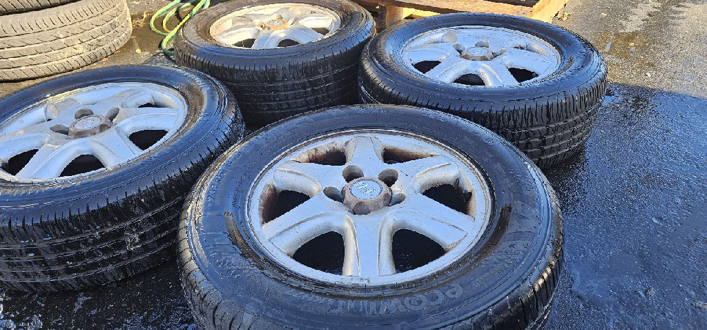 TYRES HYUNDAI TUCSON photo 2