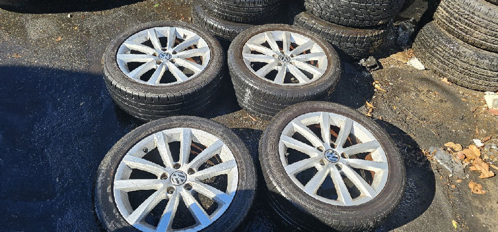 TYRES VW GOLF photo 3