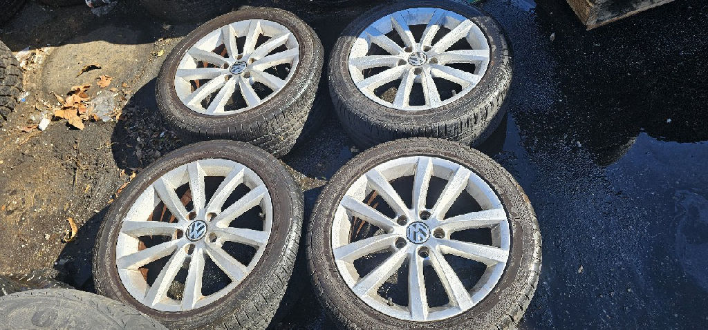 TYRES VW GOLF photo 4