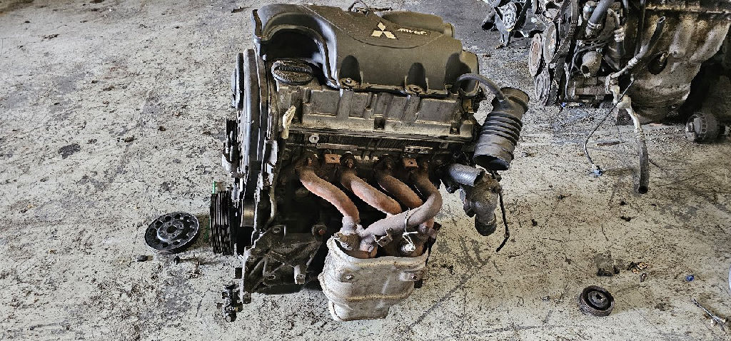 ENGINE 4G19 photo 2