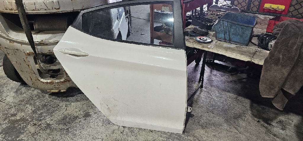 PARTS HYUNDAI ELANTRA photo 3