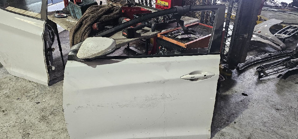 PARTS HYUNDAI ELANTRA photo 4